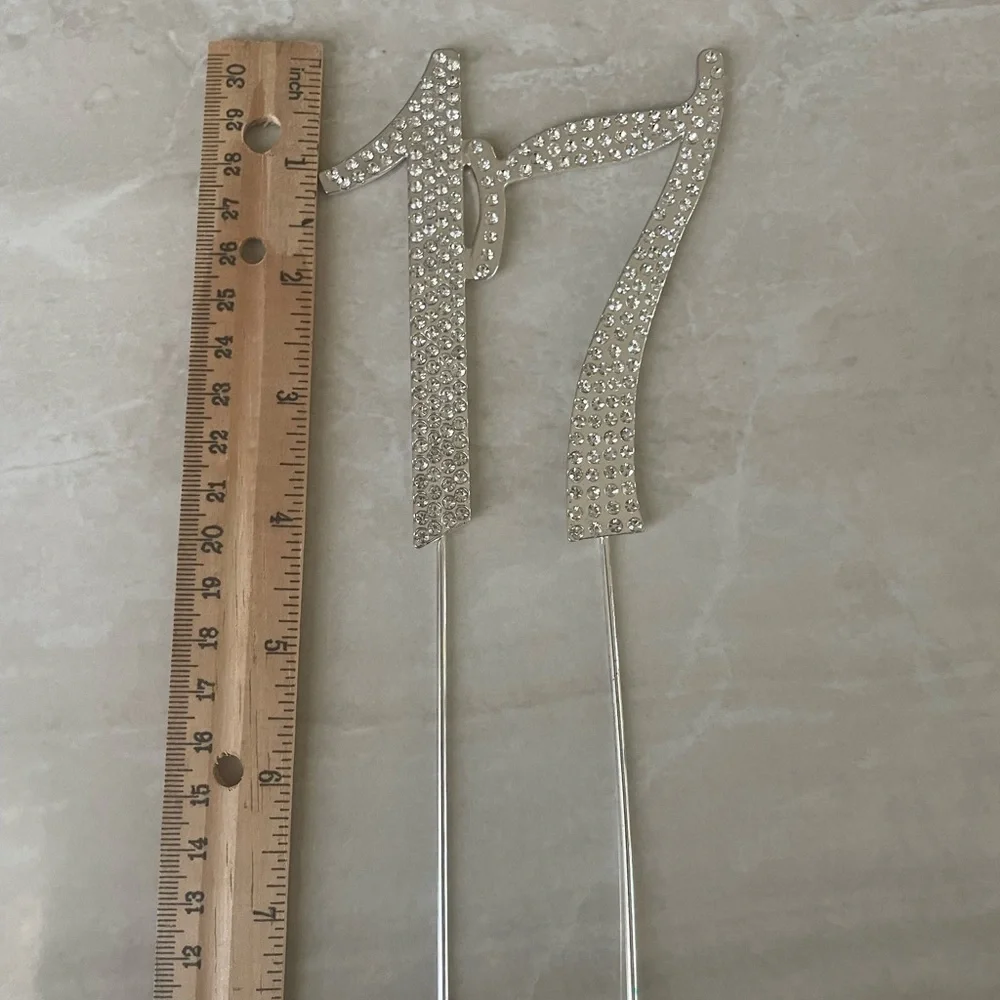 Cake topper
